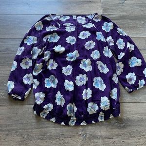 Purple floral Old Navy top. Sz Lg